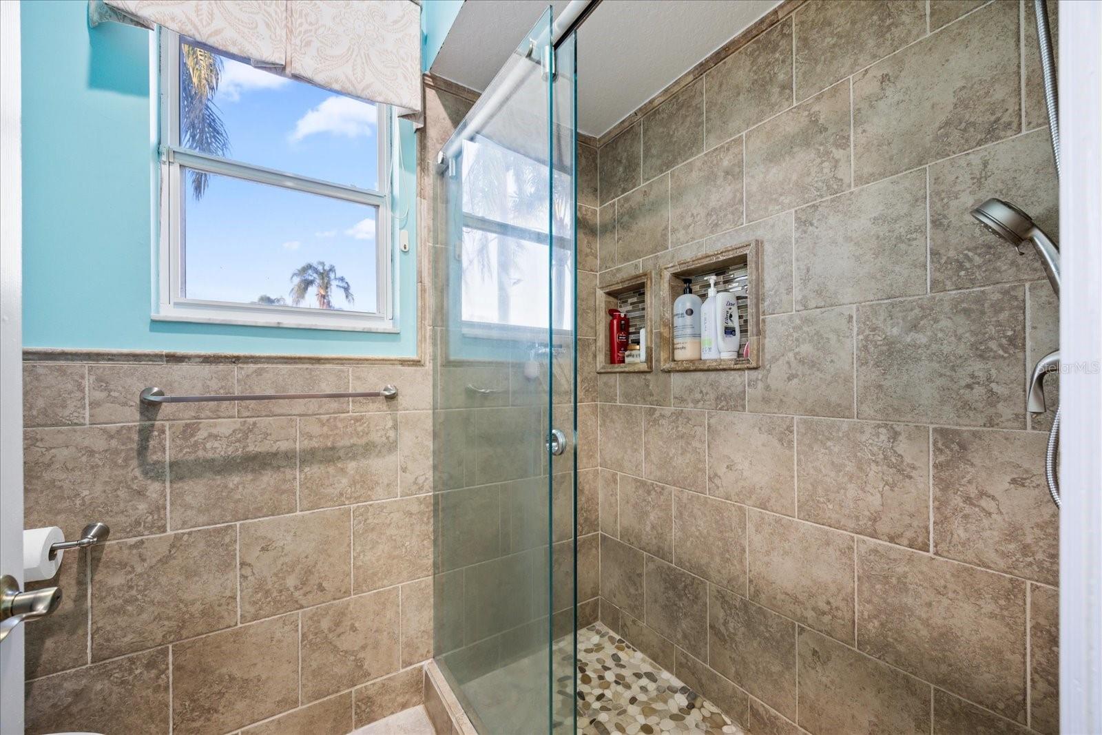 6107 GLEN ABBEY LN