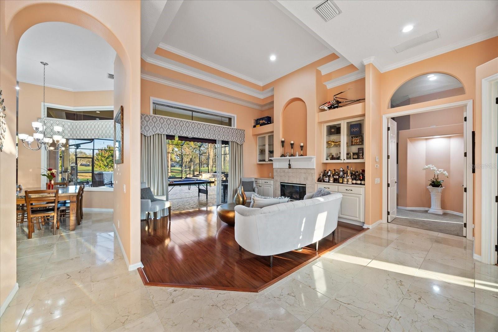 6107 GLEN ABBEY LN