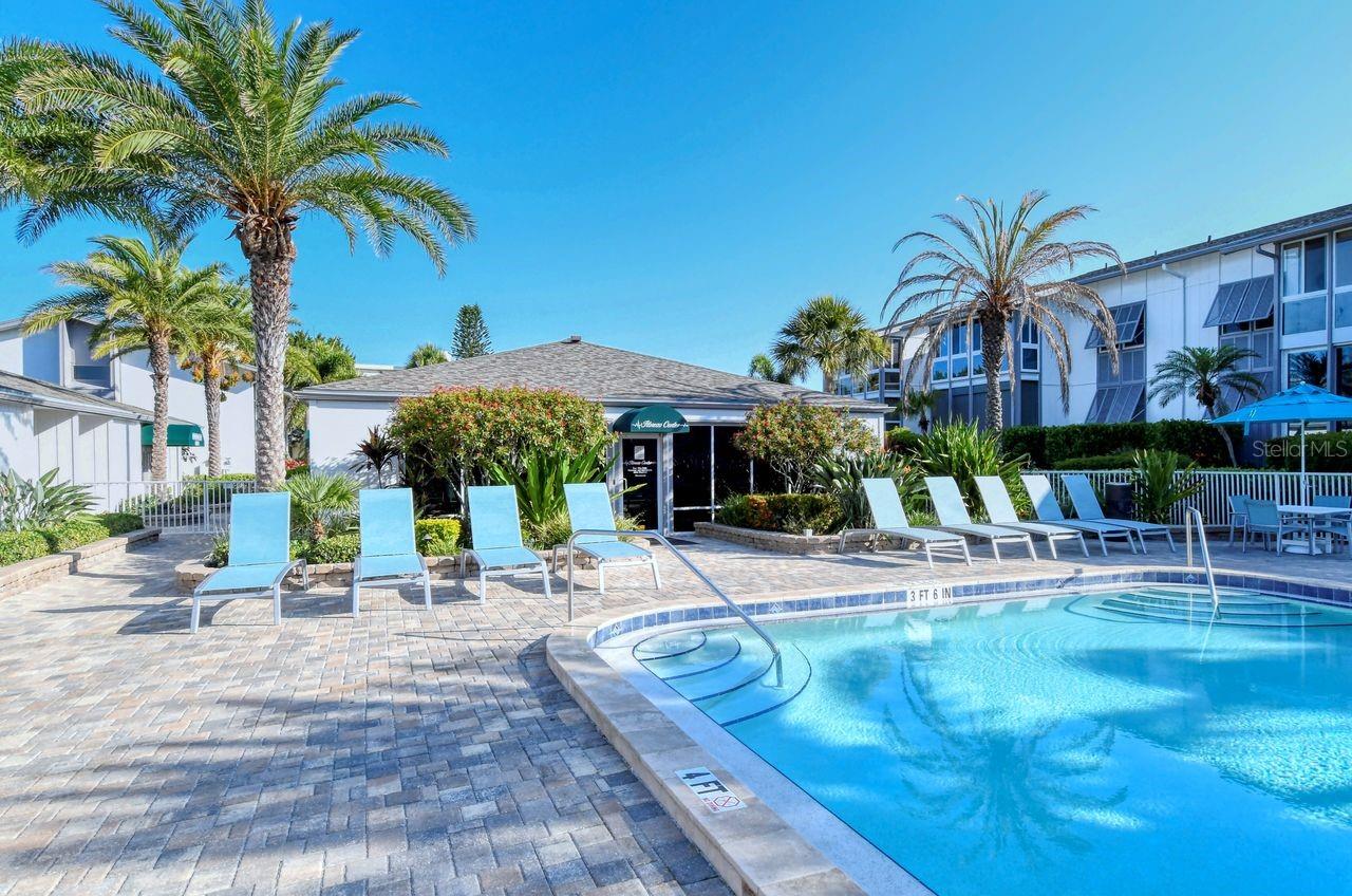 1125 W PEPPERTREE DR #302