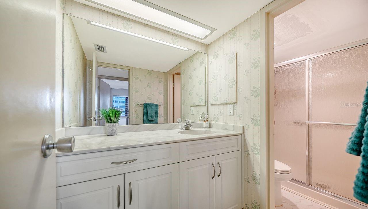 1125 W PEPPERTREE DR #302