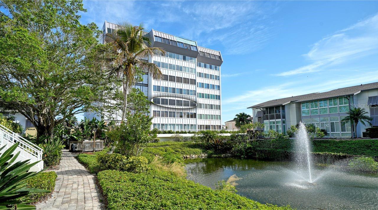 1125 W PEPPERTREE DR #302