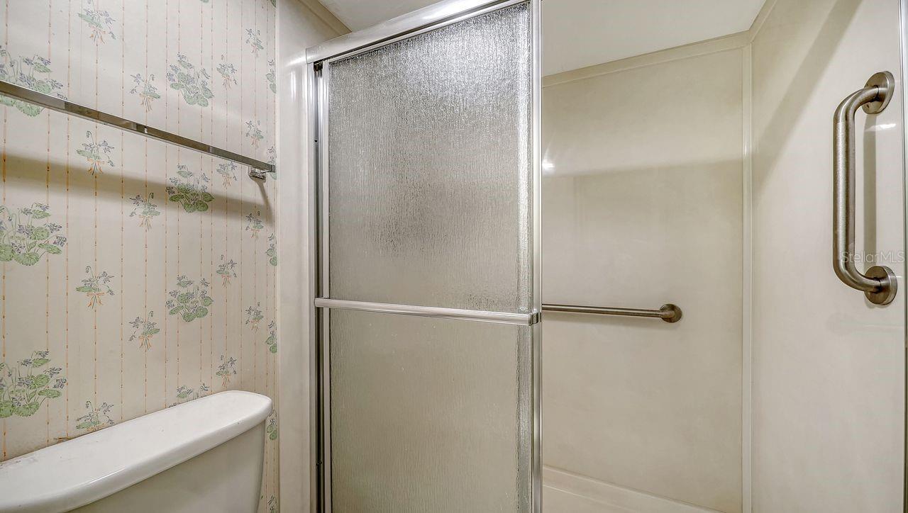 1125 W PEPPERTREE DR #302