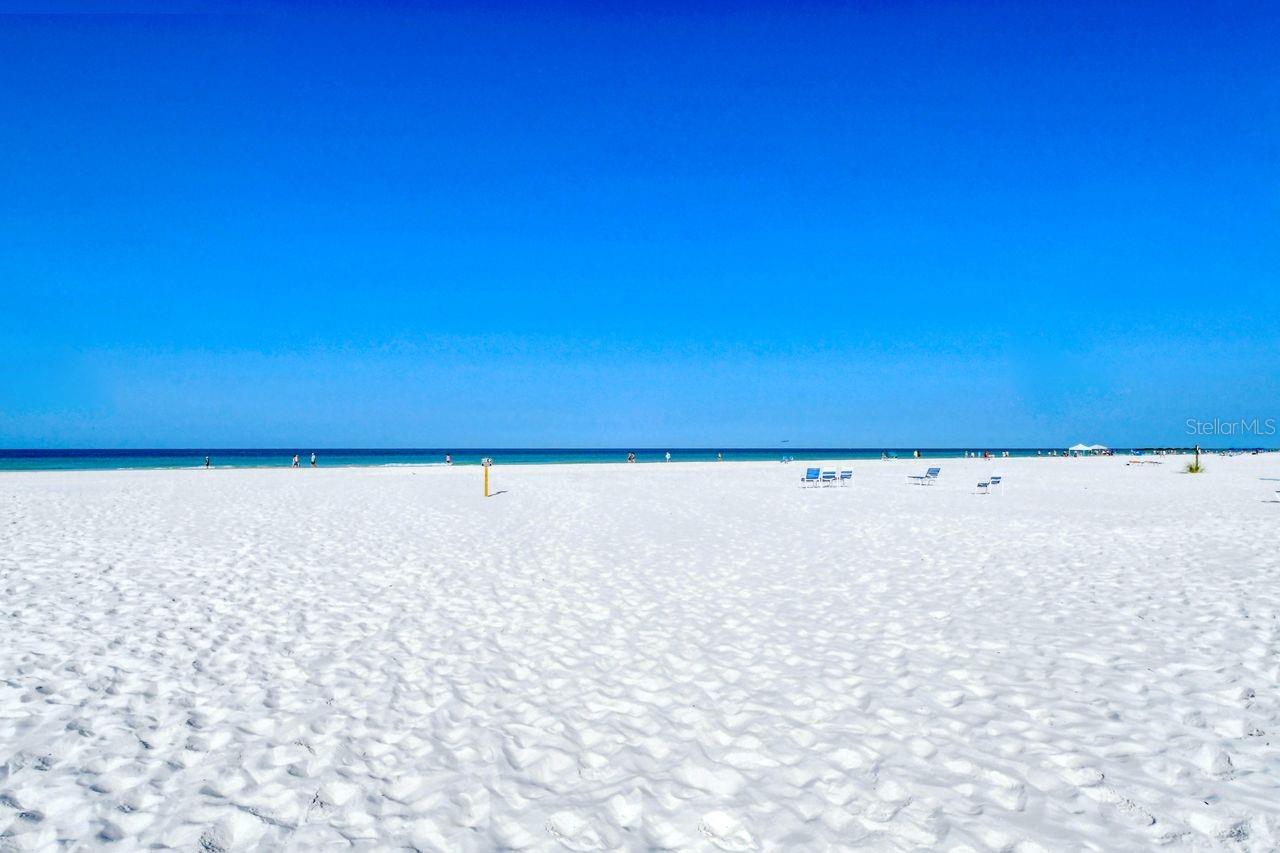 1125 W PEPPERTREE DR #302