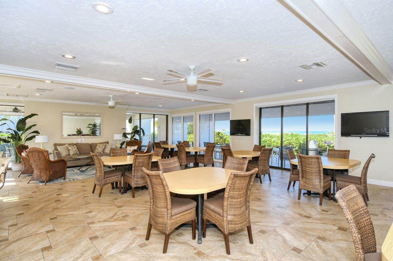 1125 W PEPPERTREE DR #302