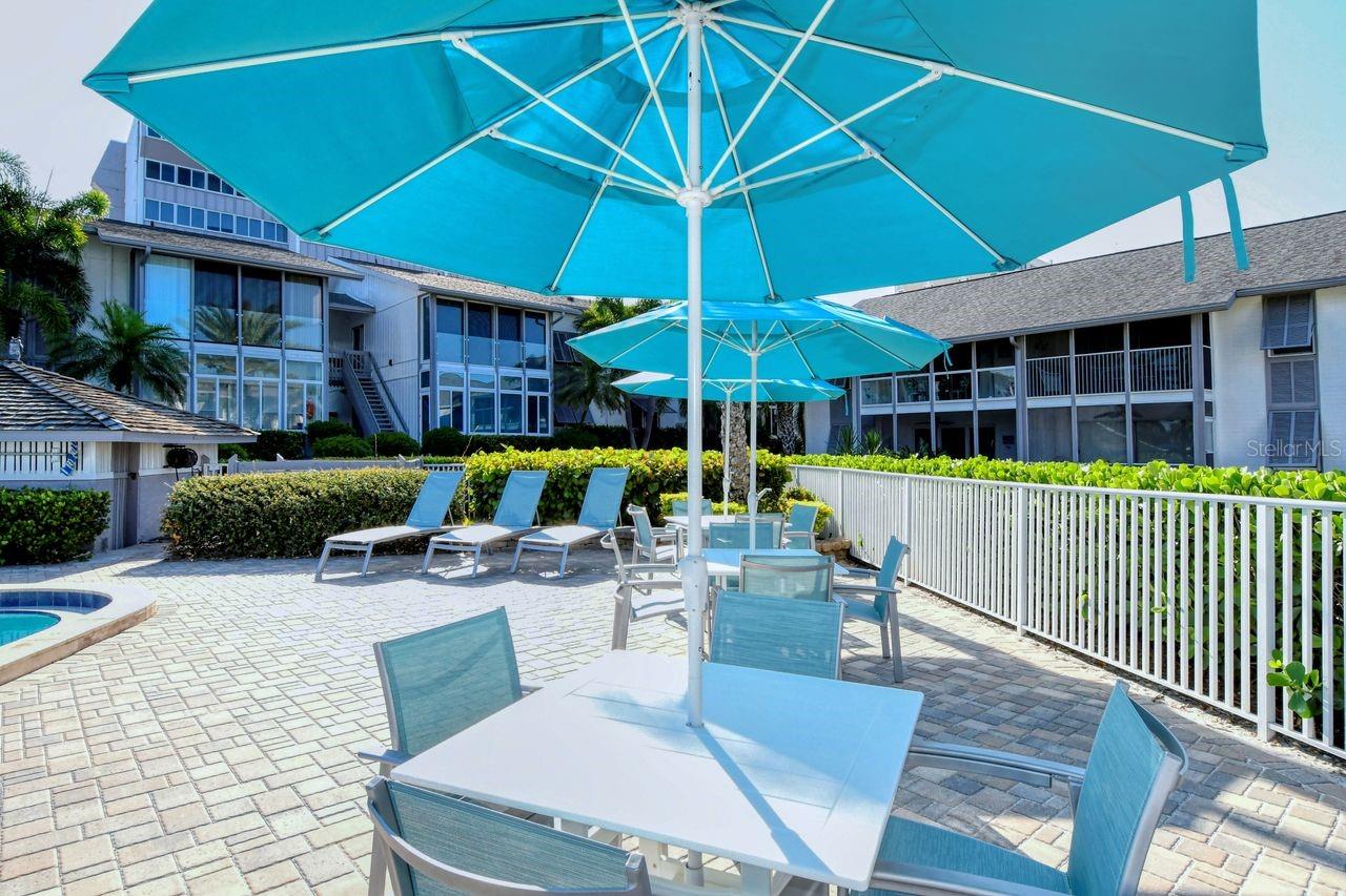 1125 W PEPPERTREE DR #302