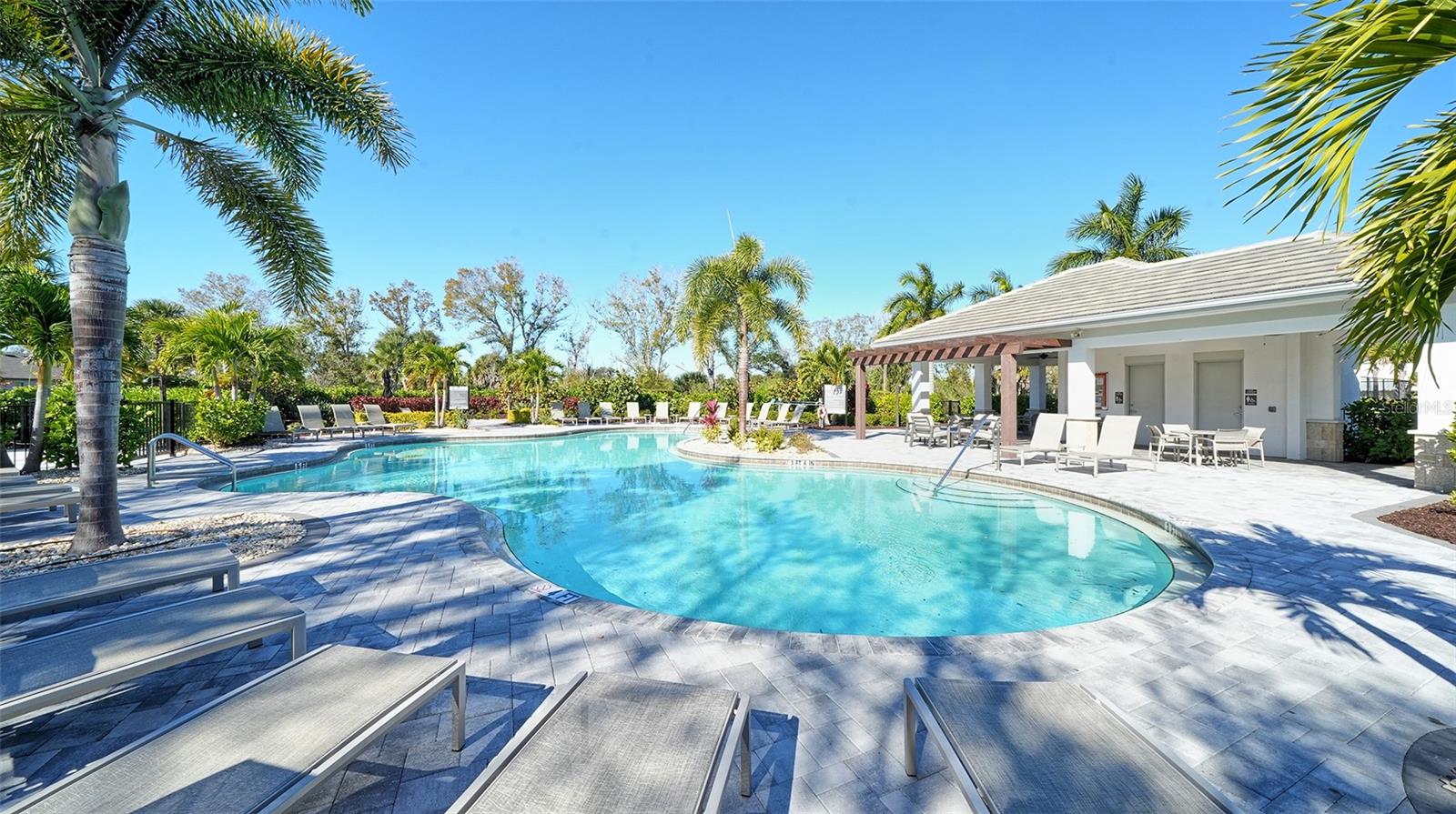 15312 SHADY PALMS LN