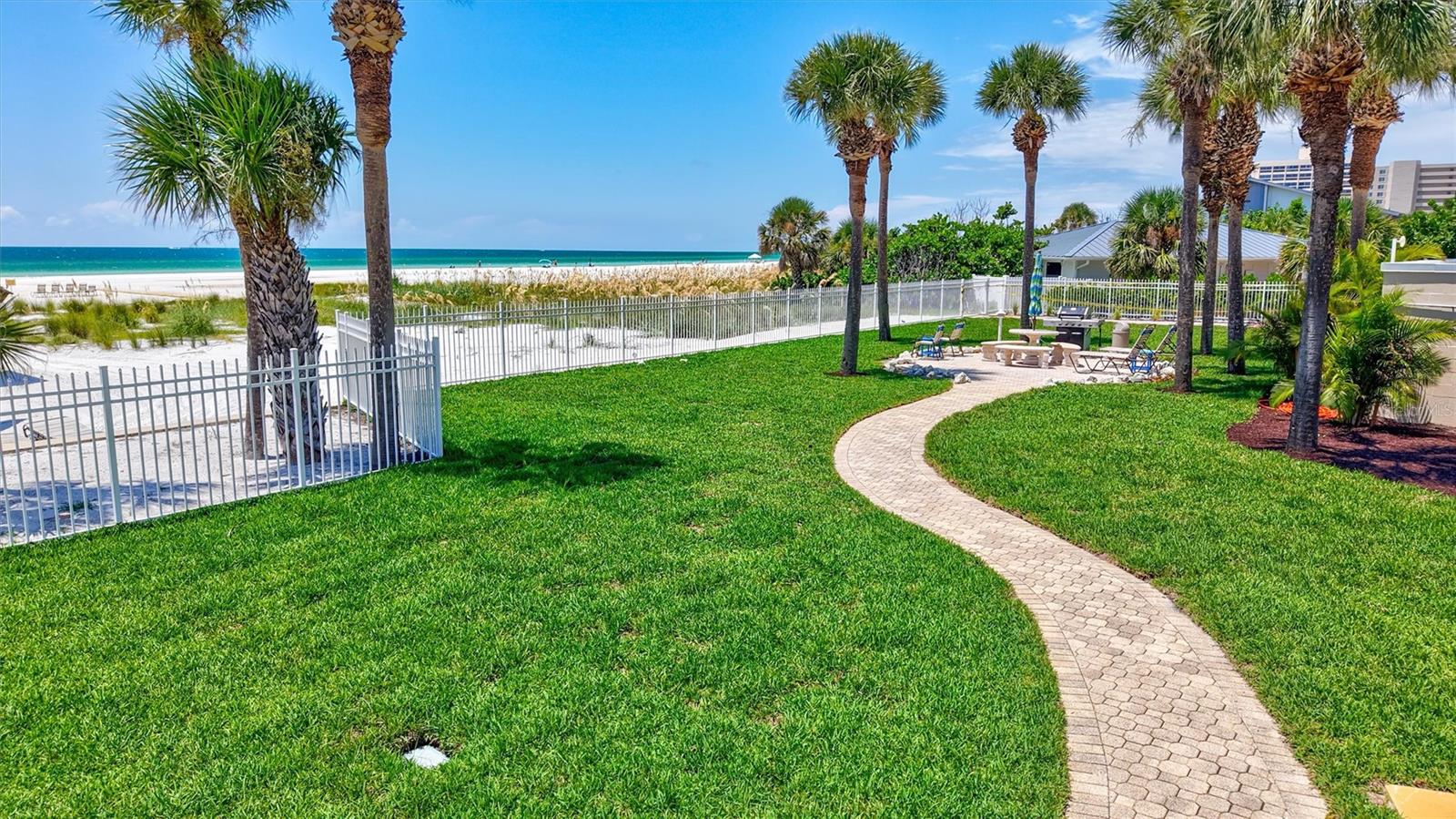 6140 MIDNIGHT PASS RD #401