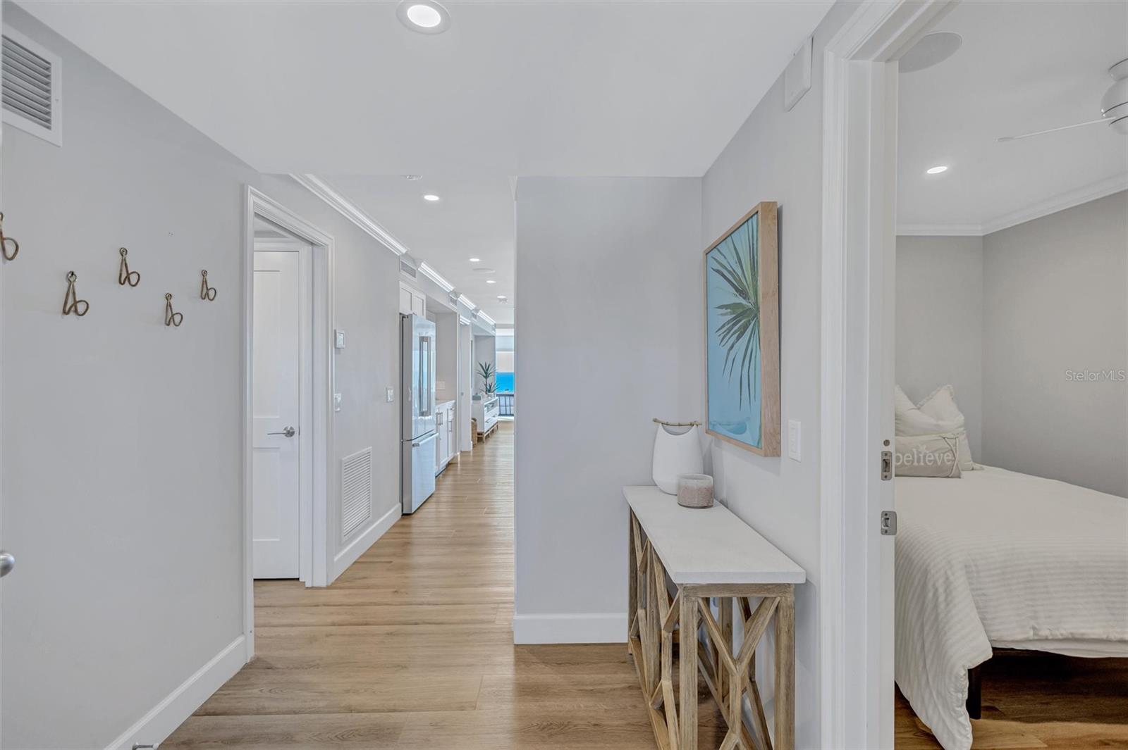 6140 MIDNIGHT PASS RD #401