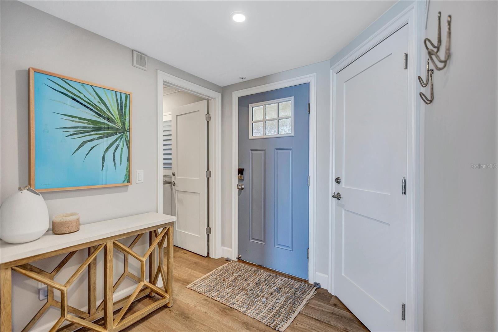 6140 MIDNIGHT PASS RD #401