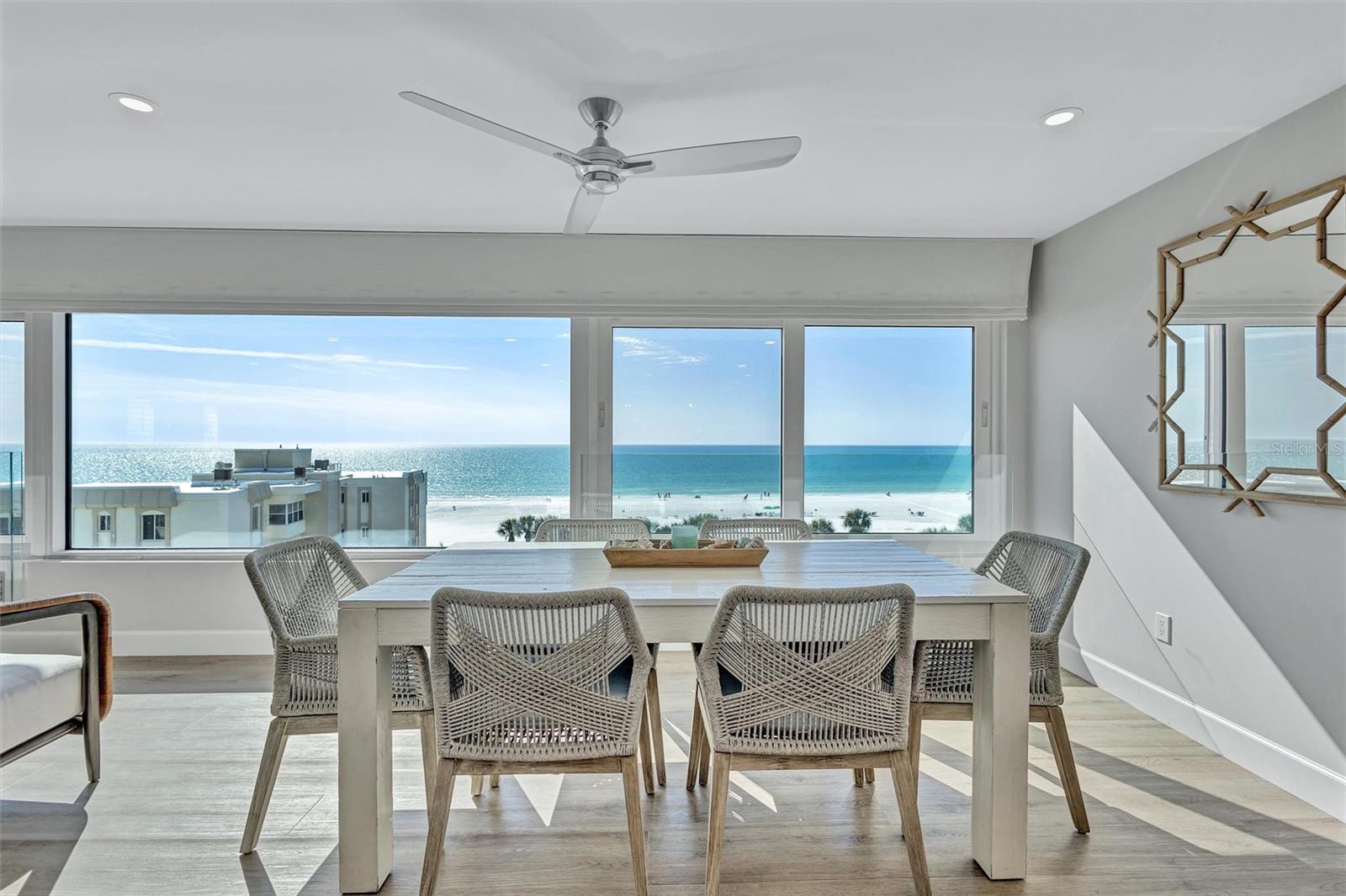 6140 MIDNIGHT PASS RD #401