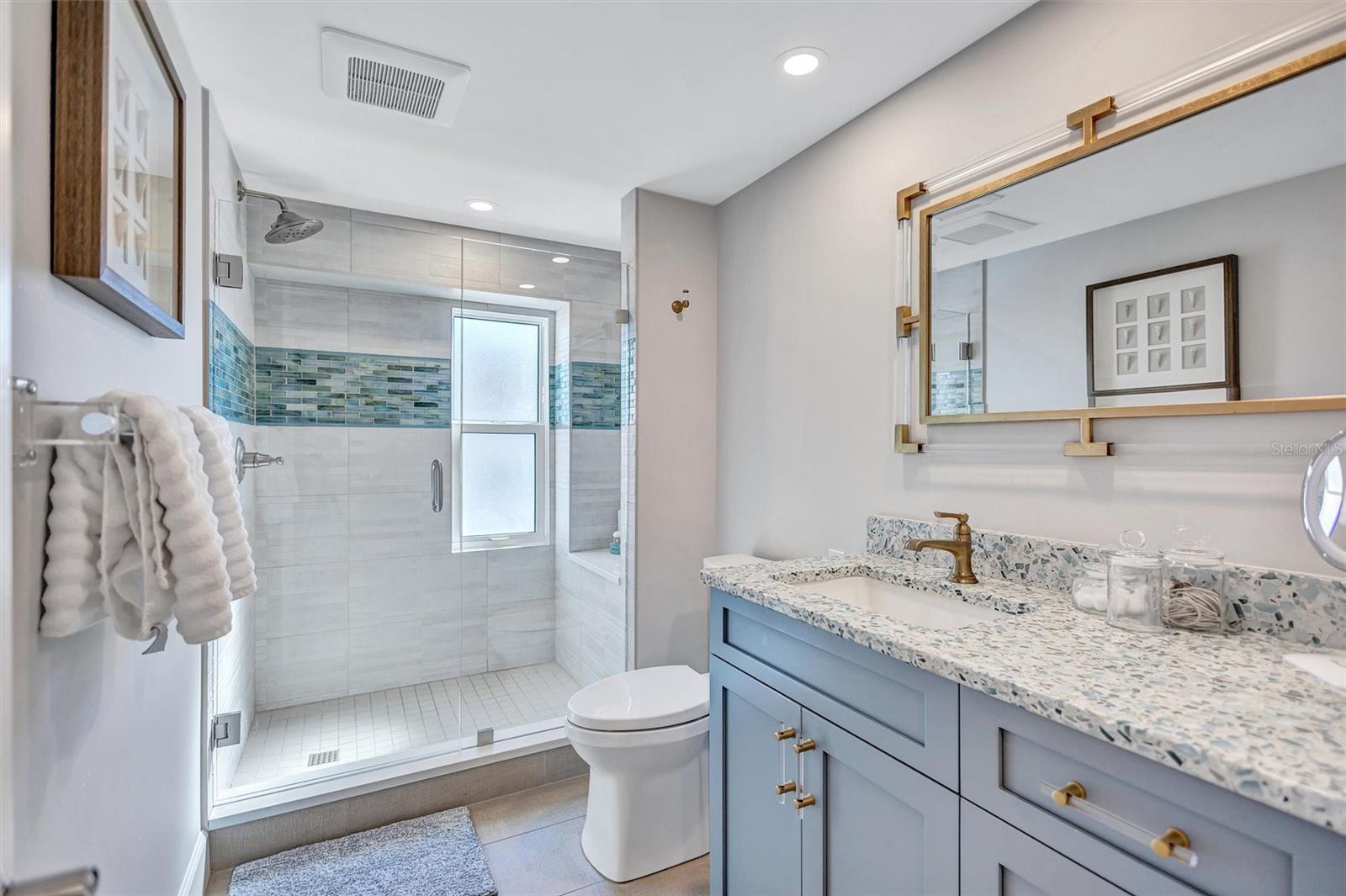 6140 MIDNIGHT PASS RD #401