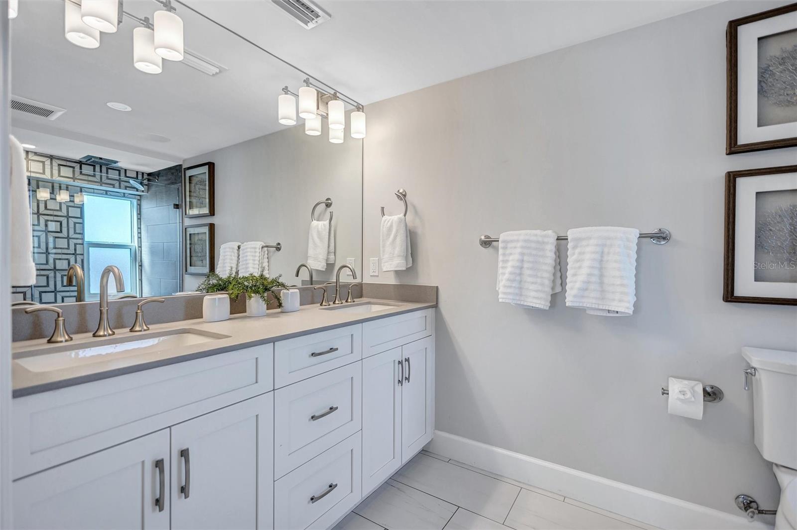 6140 MIDNIGHT PASS RD #401