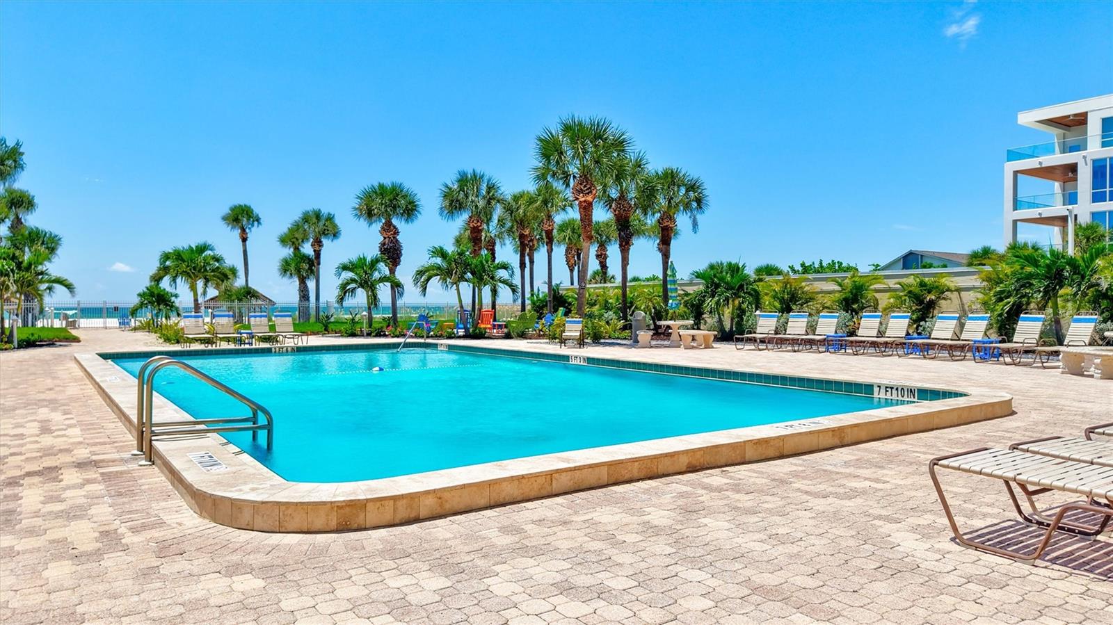 6140 MIDNIGHT PASS RD #401