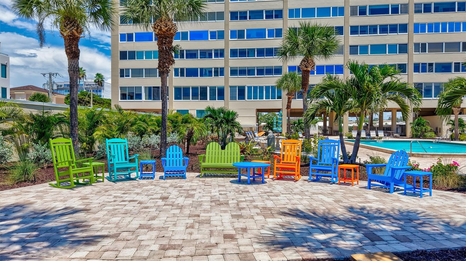 6140 MIDNIGHT PASS RD #401