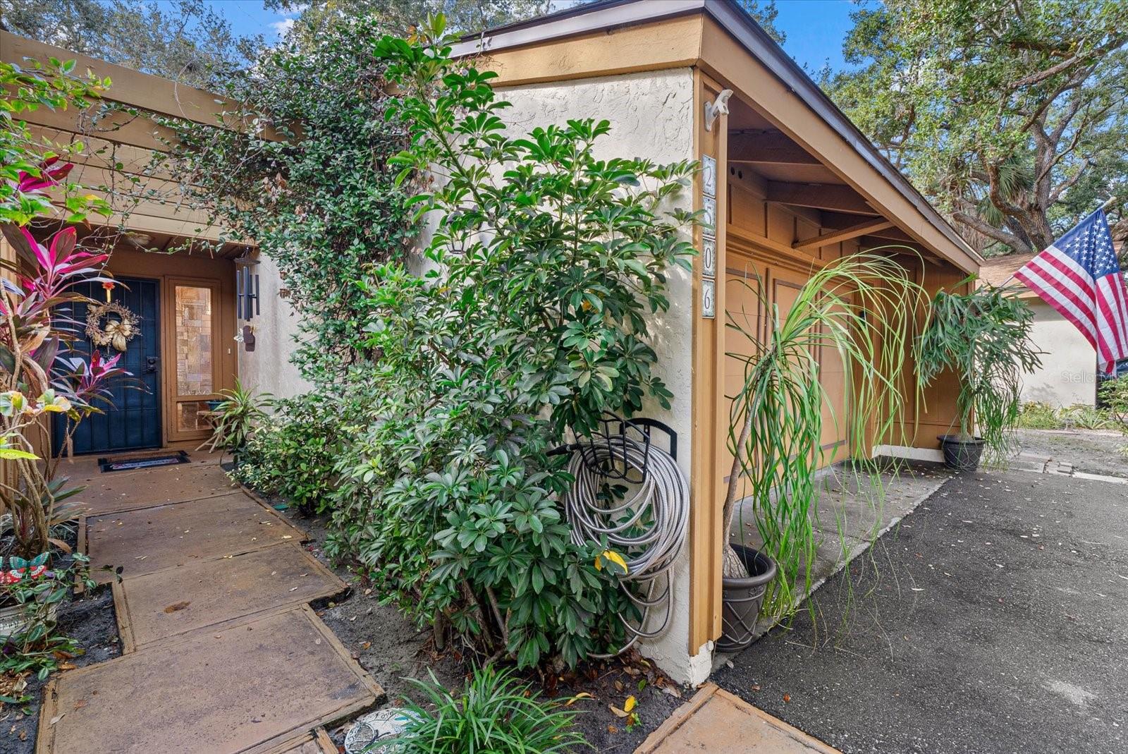 2506 SONGBIRD LN