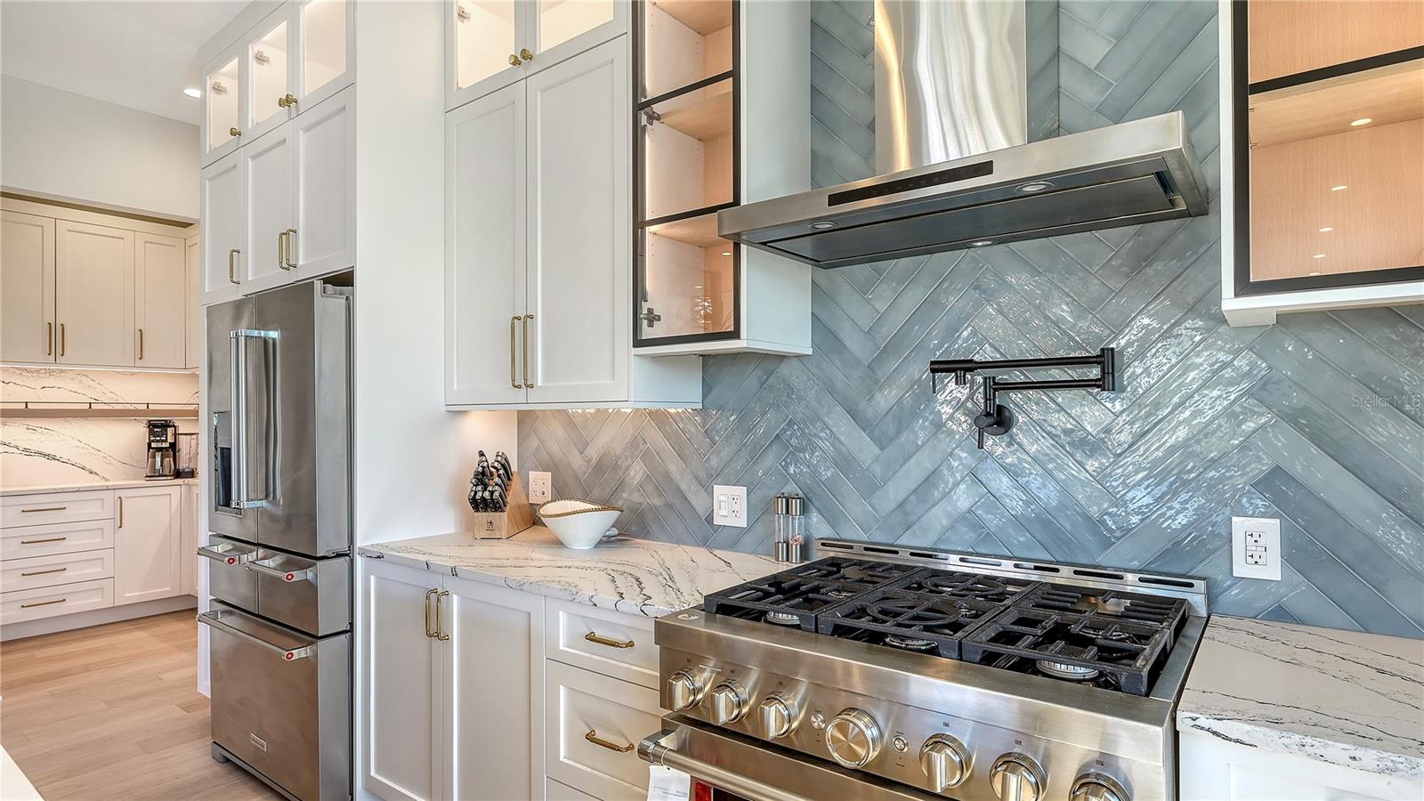 5263 AVENIDA DE CORTEZ