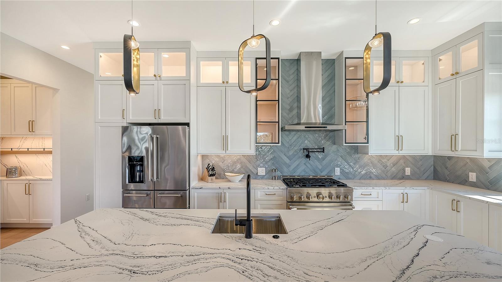 5263 AVENIDA DE CORTEZ