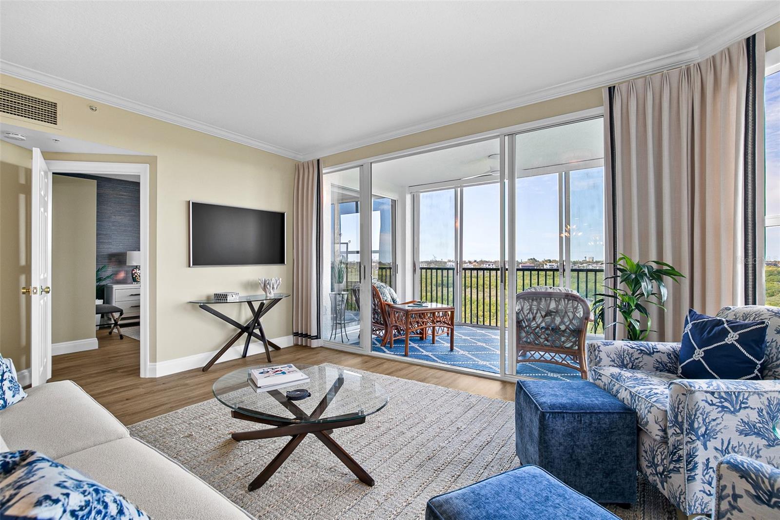 5420 EAGLES POINT CIR #304