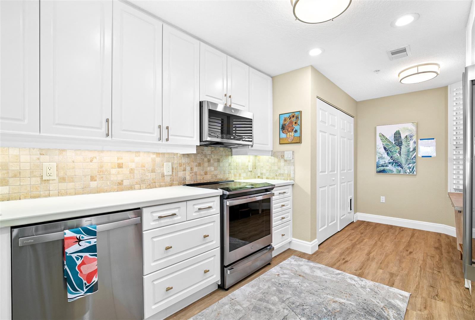 5420 EAGLES POINT CIR #304