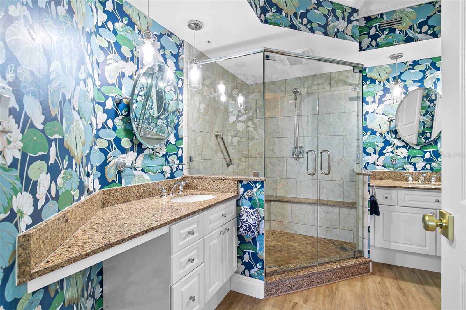 5420 EAGLES POINT CIR #304