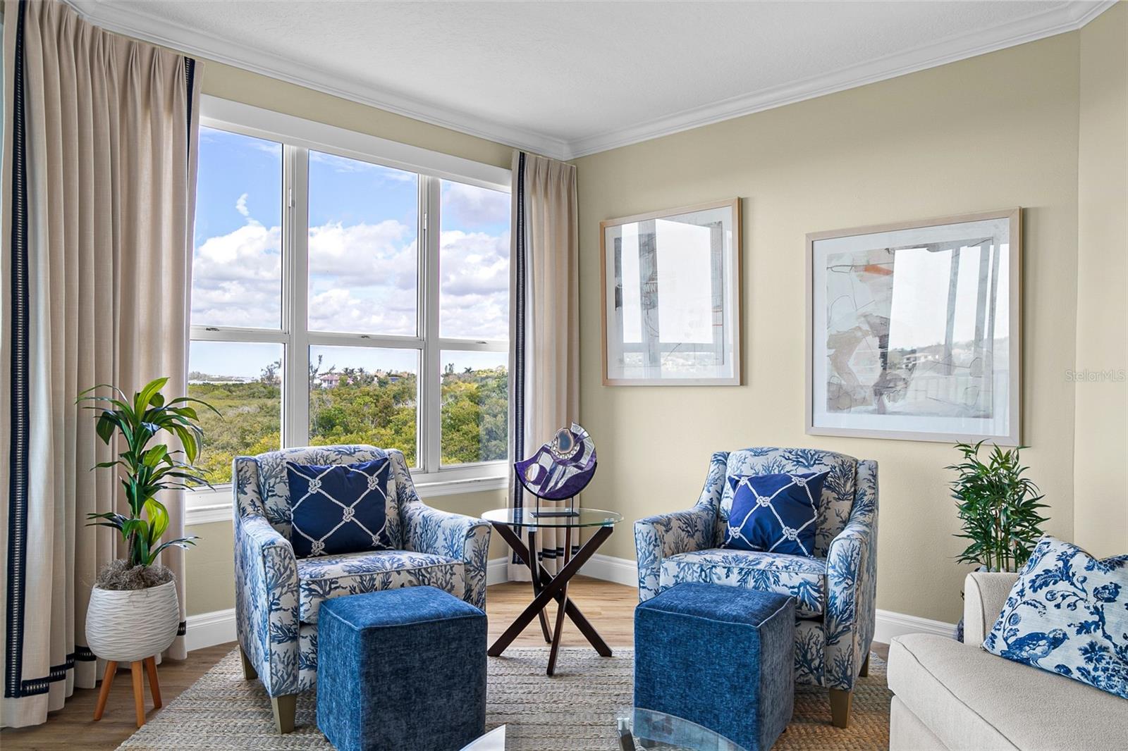 5420 EAGLES POINT CIR #304