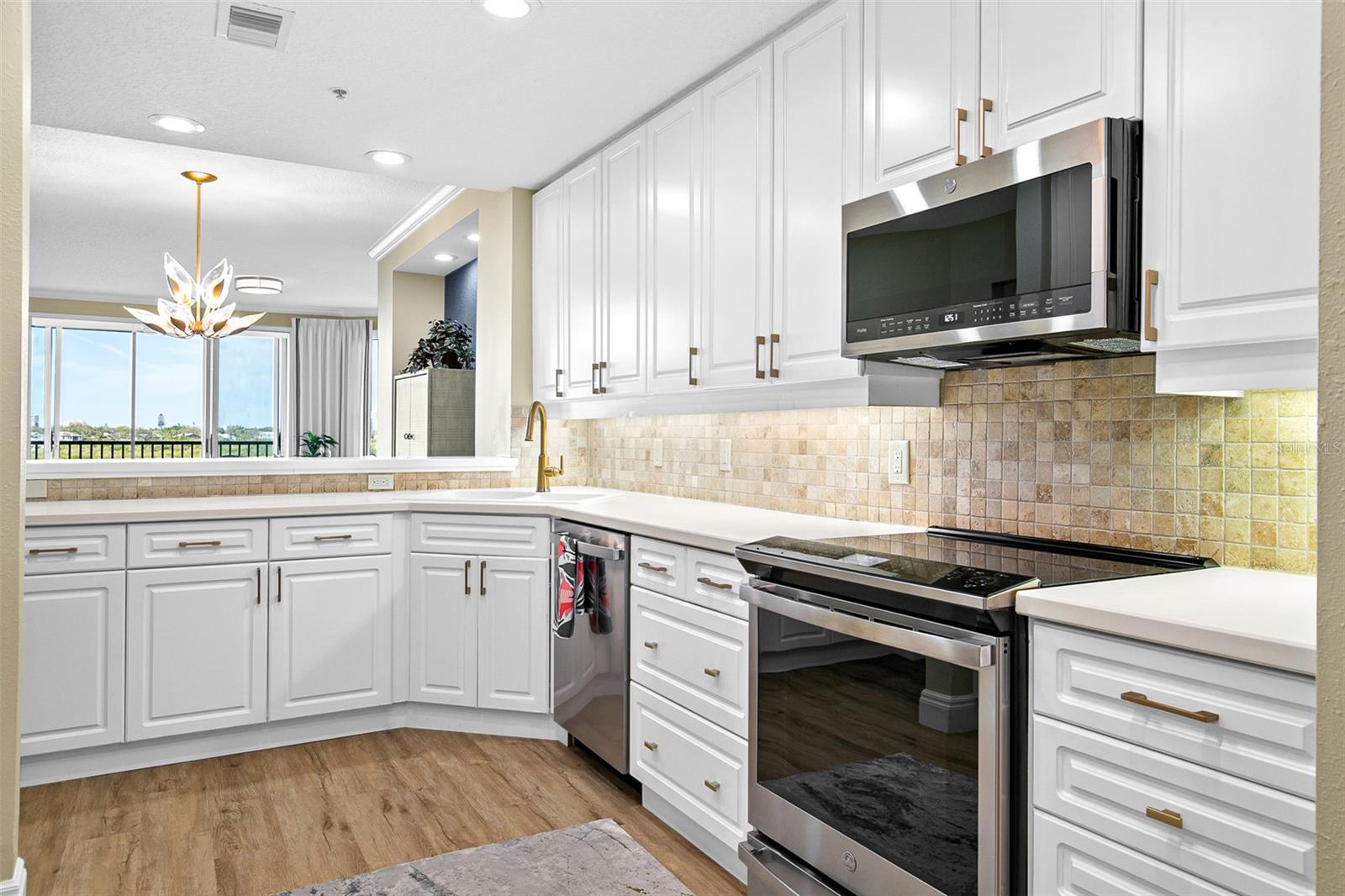 5420 EAGLES POINT CIR #304