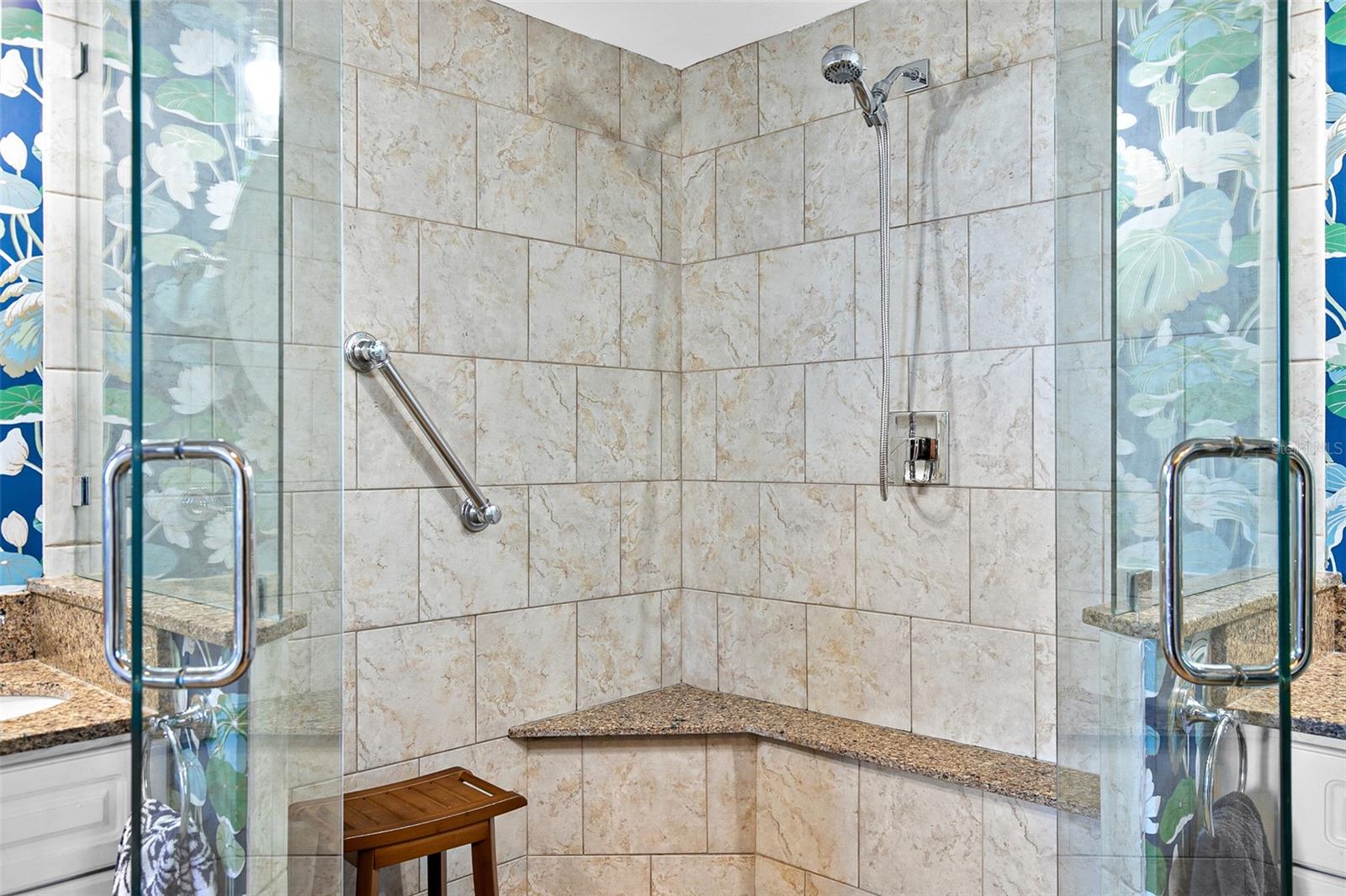 5420 EAGLES POINT CIR #304