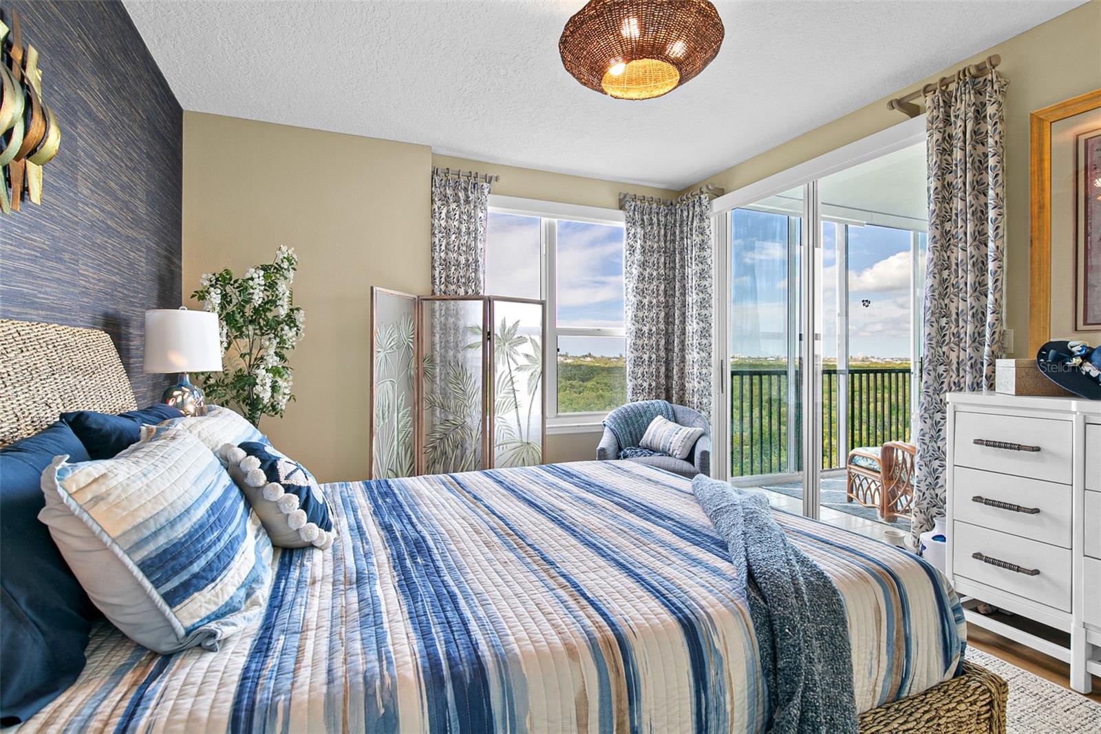 5420 EAGLES POINT CIR #304