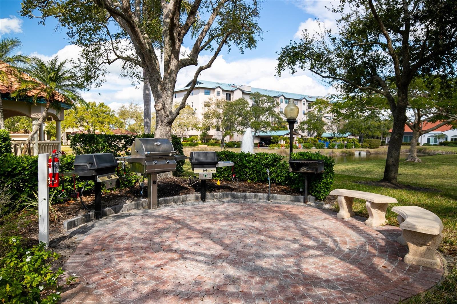 5420 EAGLES POINT CIR #304