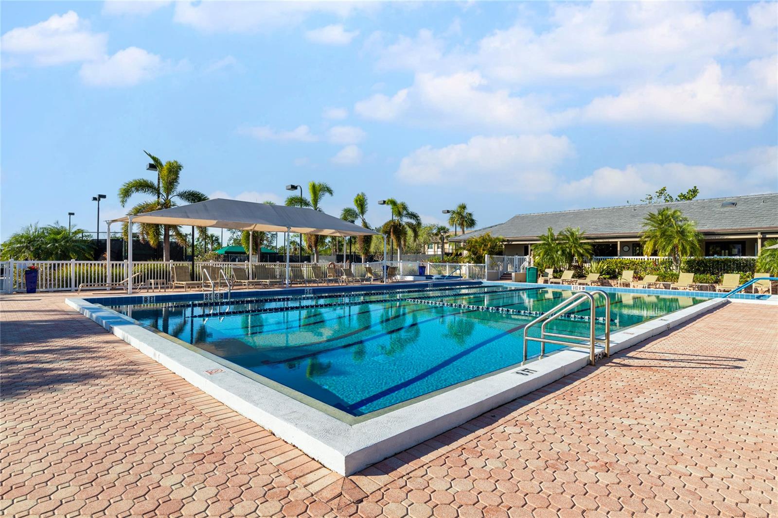 5420 EAGLES POINT CIR #304