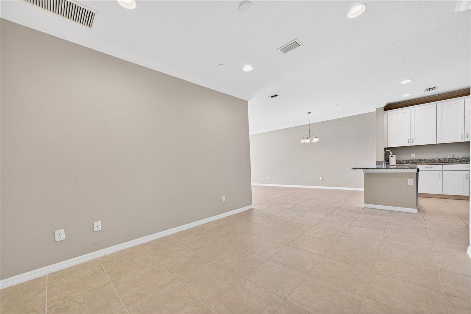 13738 MESSINA LOOP #103