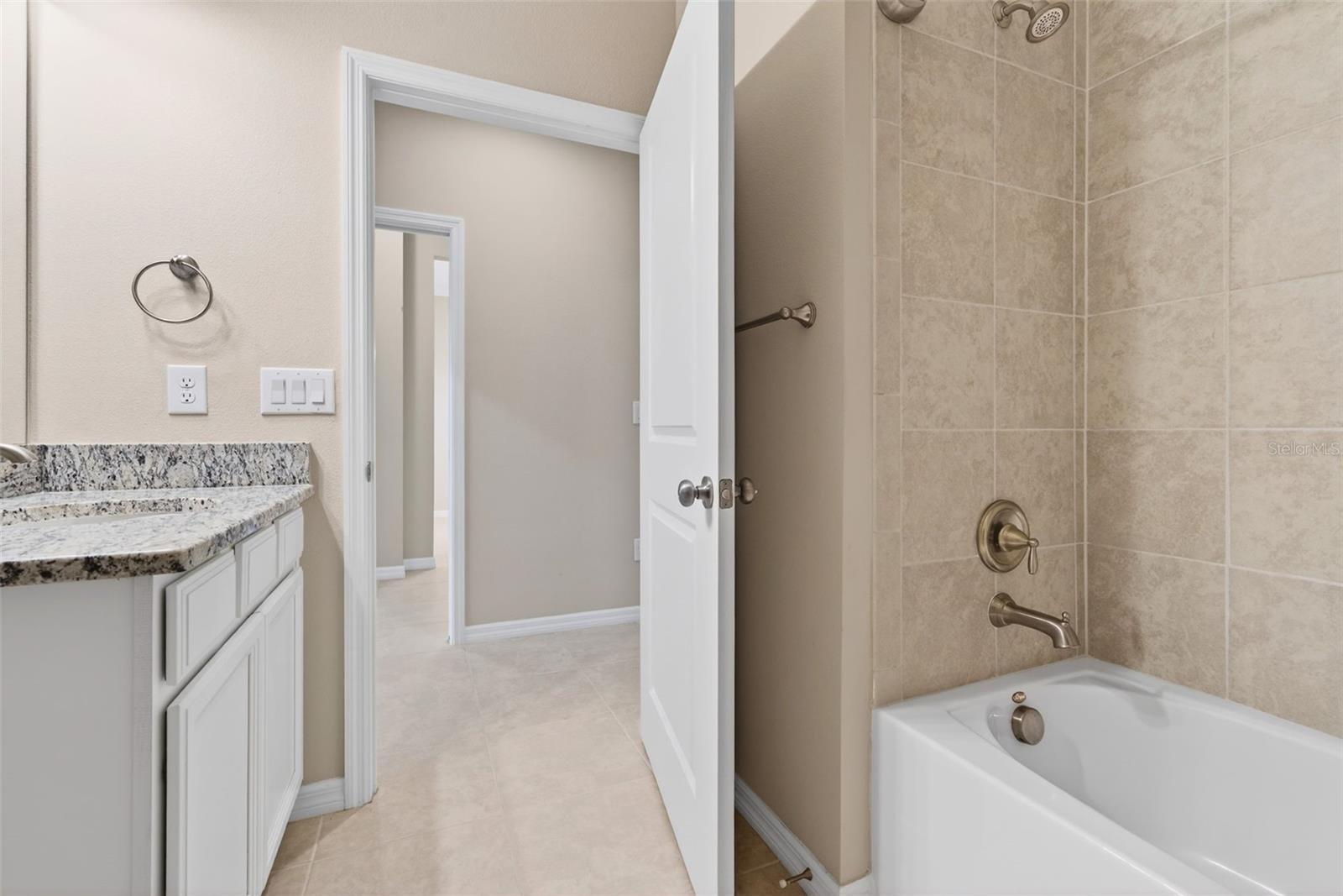 13738 MESSINA LOOP #103