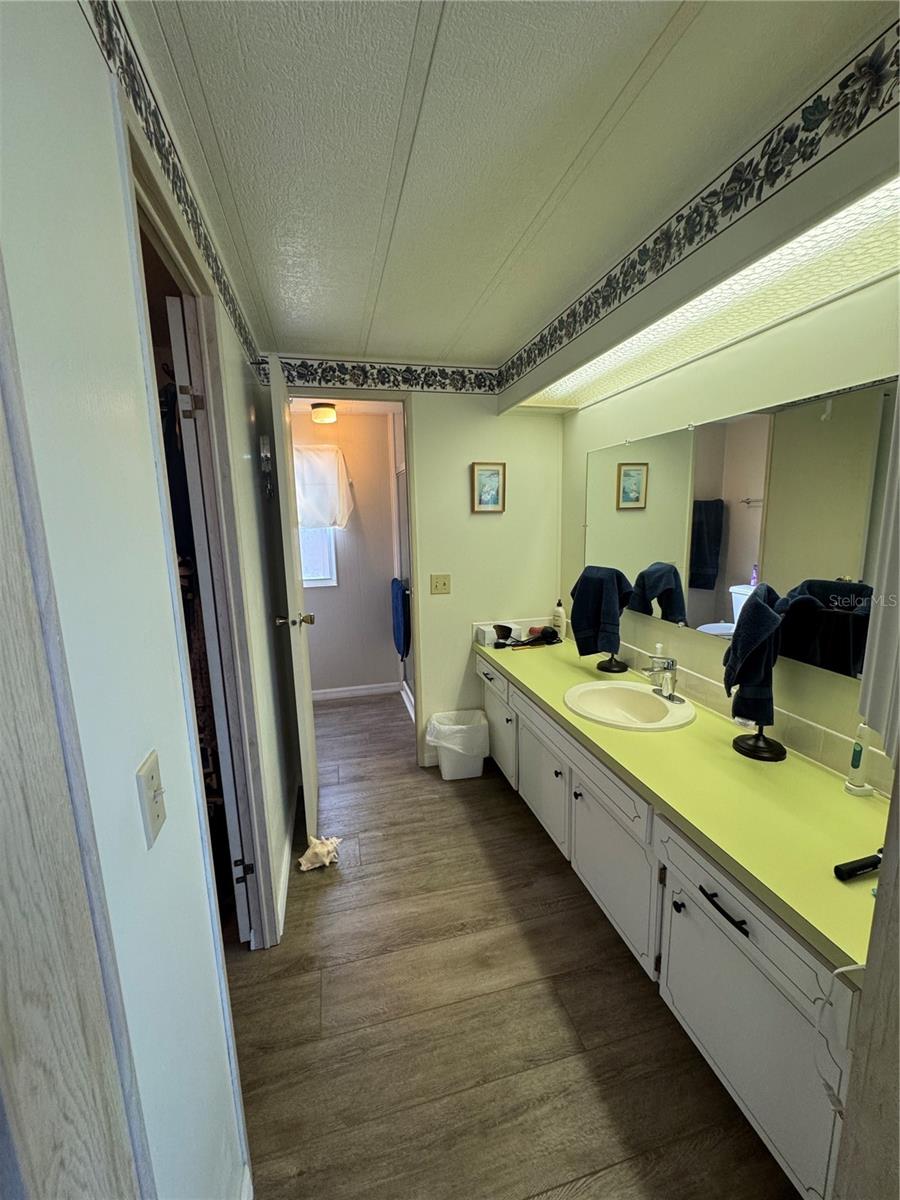 40 LAFITTE DR