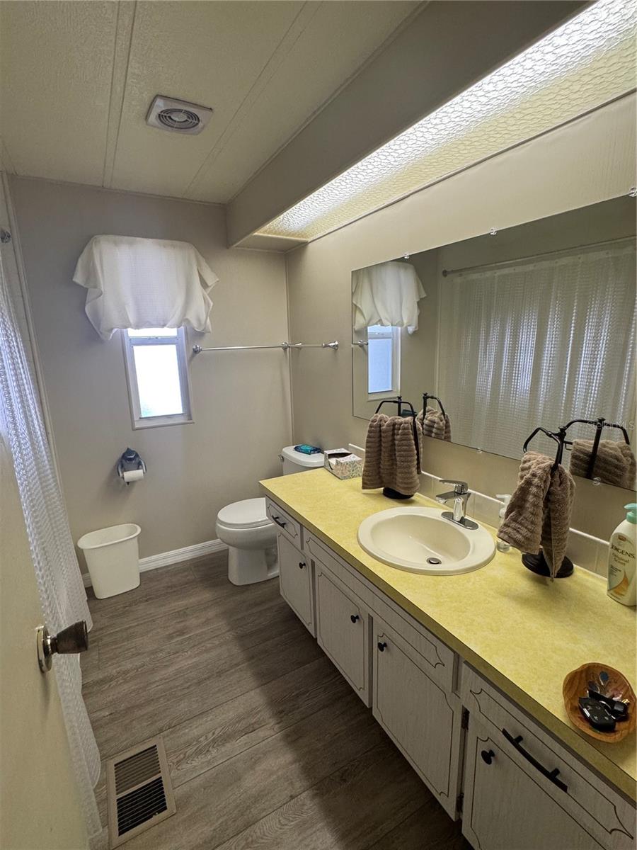 40 LAFITTE DR
