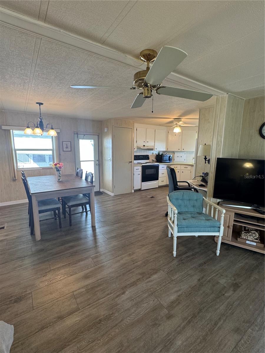 40 LAFITTE DR