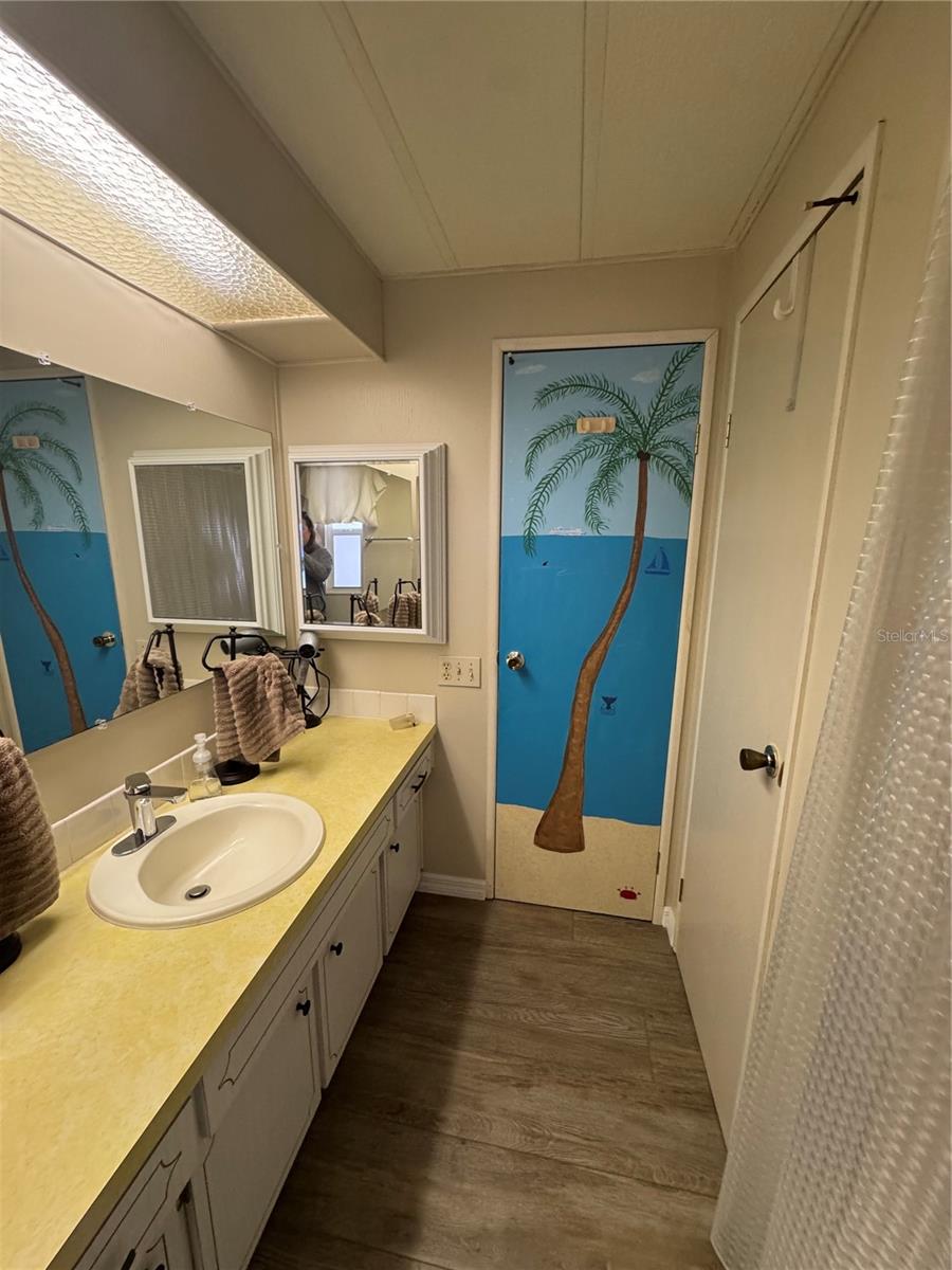 40 LAFITTE DR