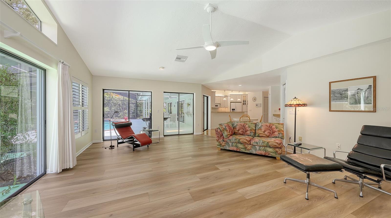 7604 WEEPING WILLOW CIR