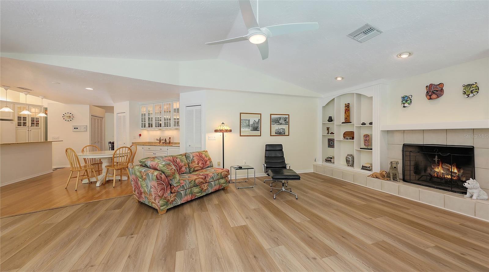 7604 WEEPING WILLOW CIR