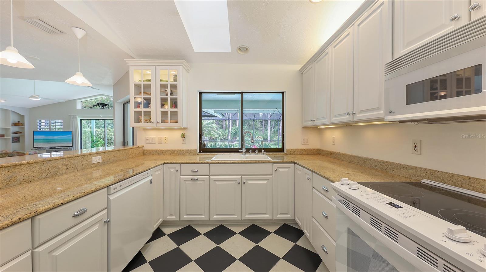 7604 WEEPING WILLOW CIR