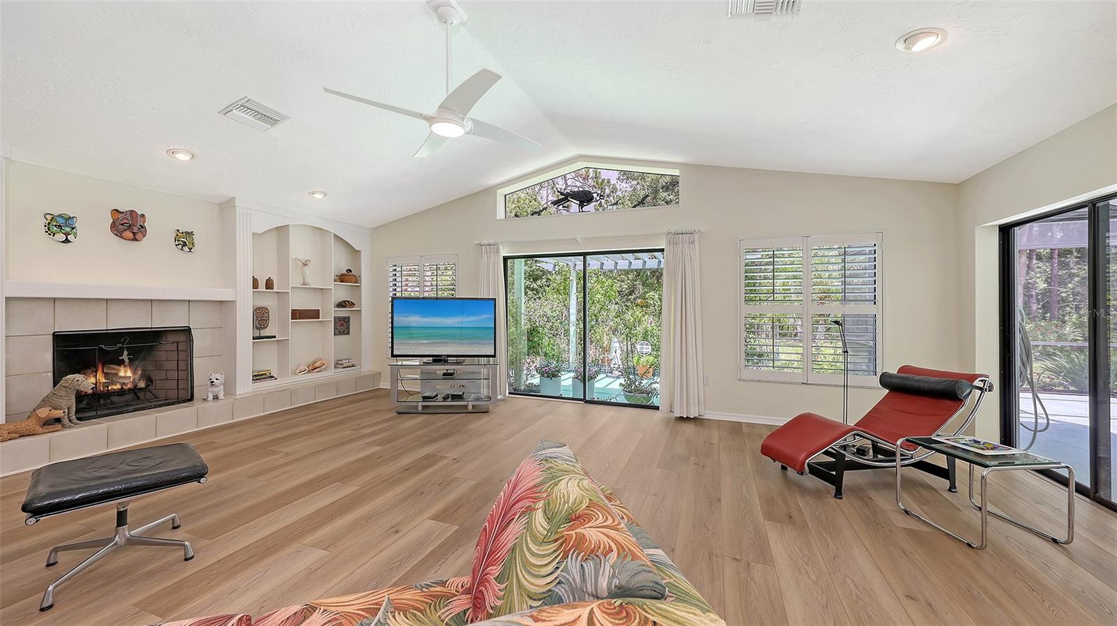 7604 WEEPING WILLOW CIR