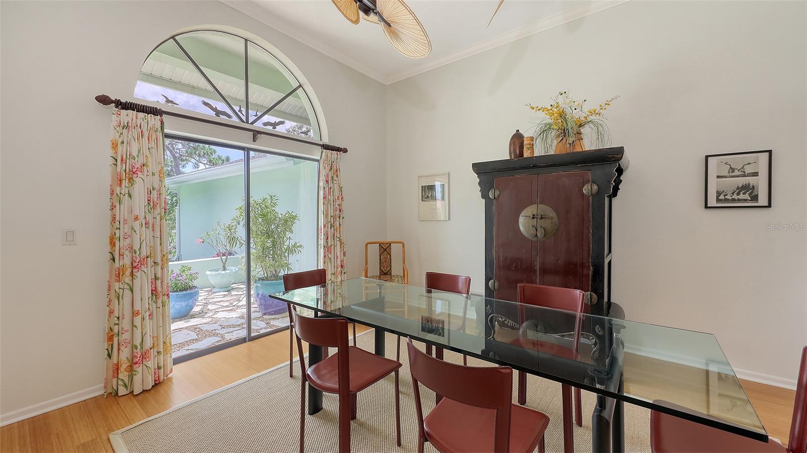 7604 WEEPING WILLOW CIR