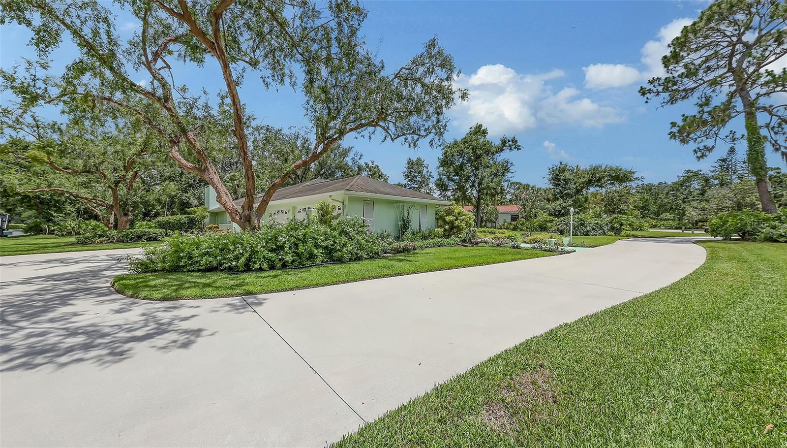 7604 WEEPING WILLOW CIR