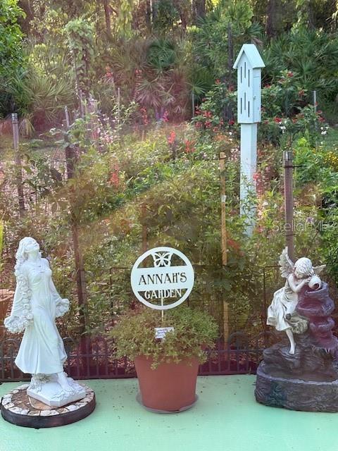 7604 WEEPING WILLOW CIR