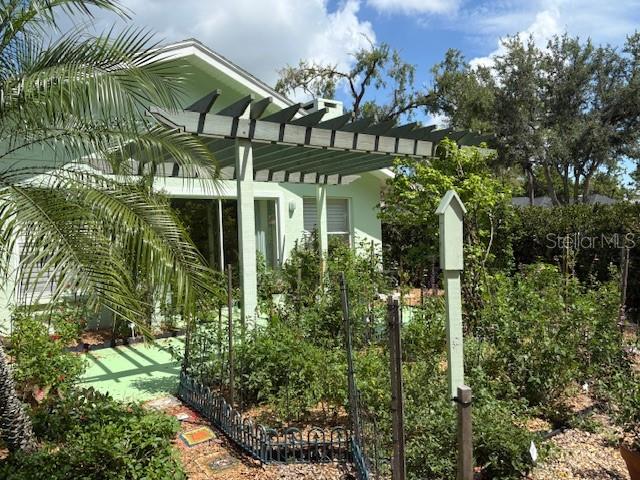 7604 WEEPING WILLOW CIR