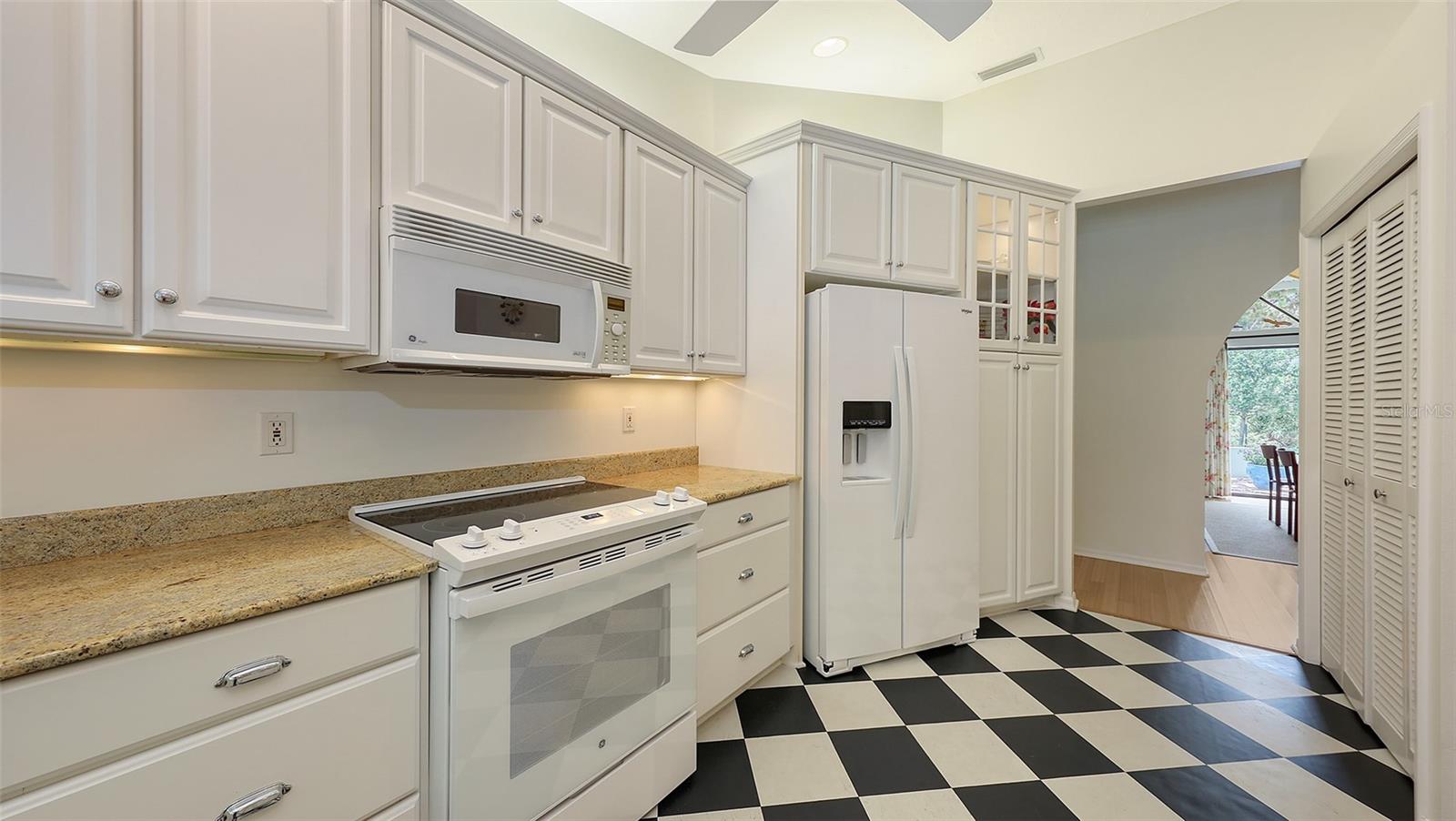 7604 WEEPING WILLOW CIR