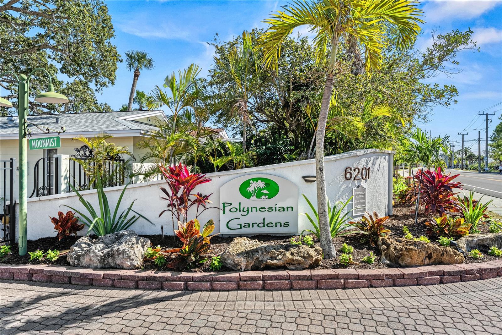 1320 MOONMIST DR #B-11