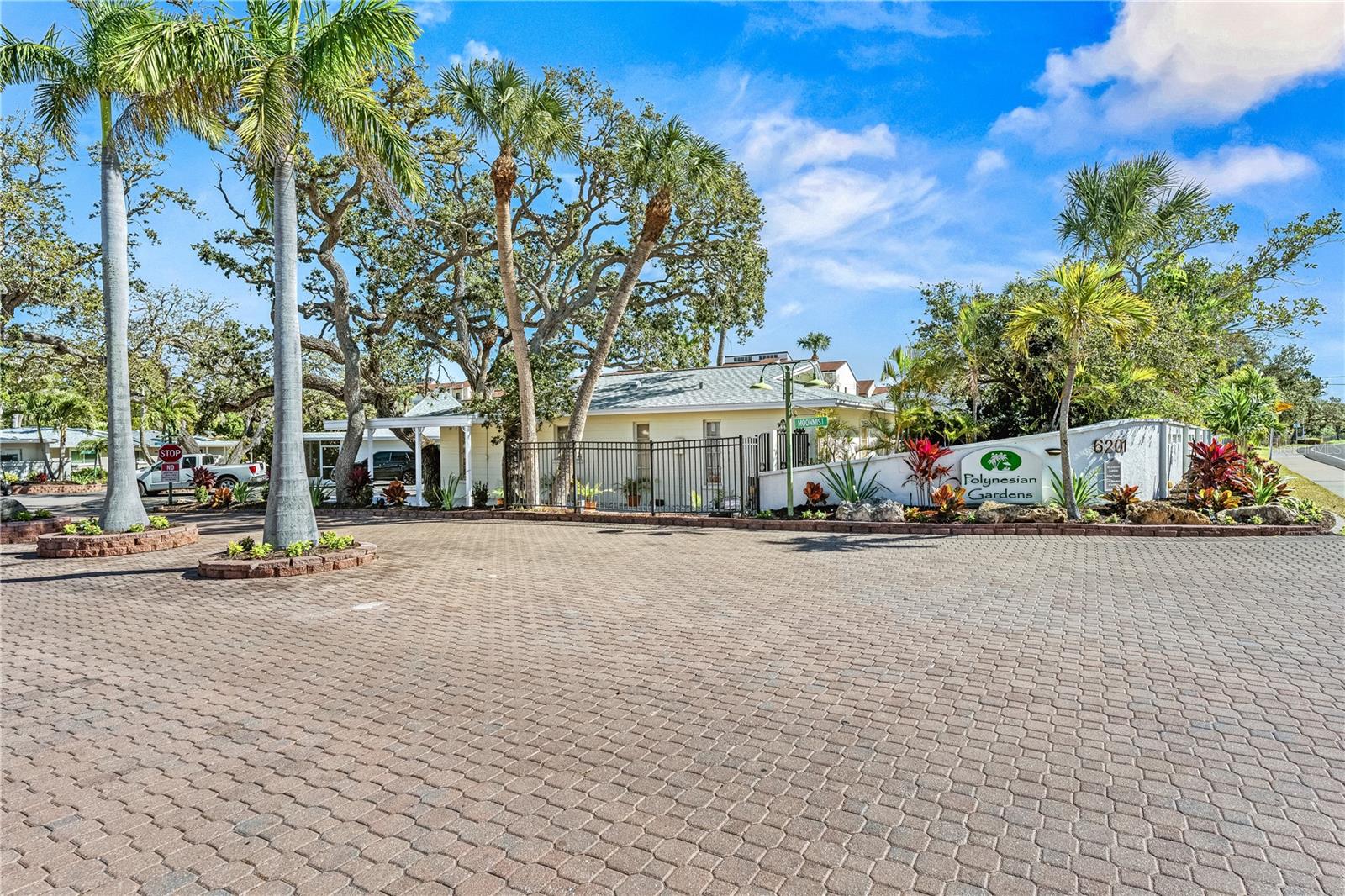 1320 MOONMIST DR #B-11