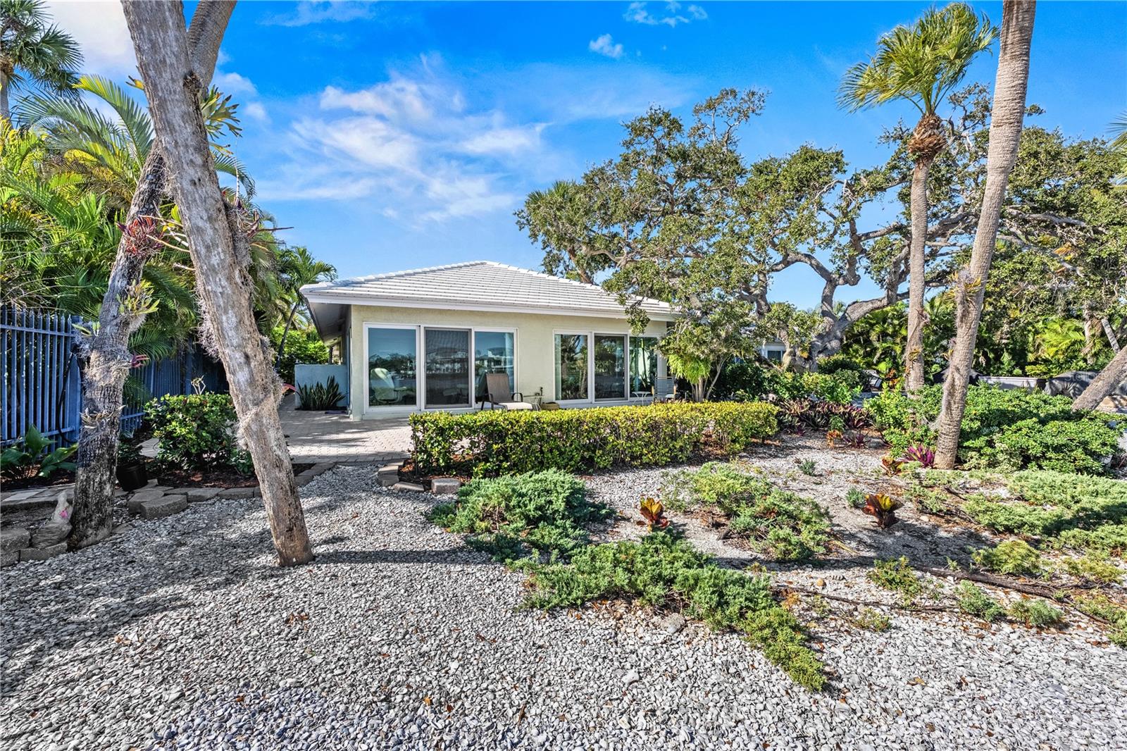 1320 MOONMIST DR #B-11