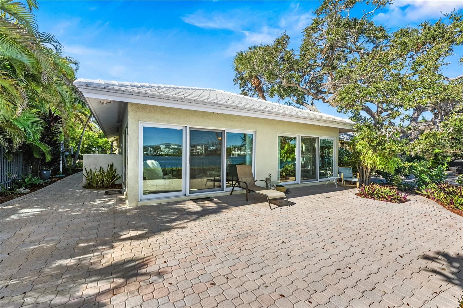 1320 MOONMIST DR #B-11