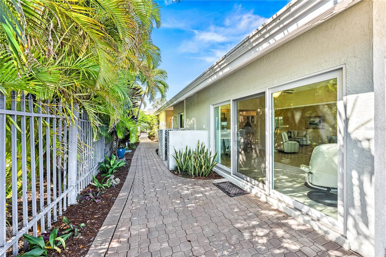 1320 MOONMIST DR #B-11